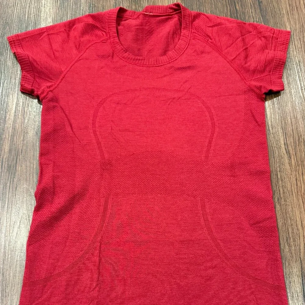 Lululemon Sz 6 Red Swiftly Tech Short Sleeve Shirt $68 RV - Picture 3 of 7